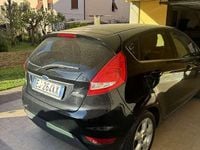Usata Ford Fiesta 96 CV (70 kW) 2011 Nero Utilitaria