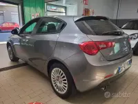 Usata Alfa Romeo Giulietta Progression 120 CV (88 kW) 2010 Grigio Utilitaria