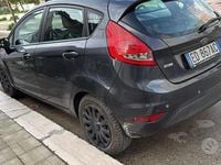 Usata Ford Fiesta 70 CV (51 kW) 2010 Grigio Utilitaria