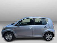 Usata Daihatsu Sirion 87 CV (63 kW) 2007 Grigio Utilitaria