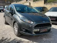 Usata Ford Fiesta 60 CV (44 kW) 2016 Grigio Utilitaria