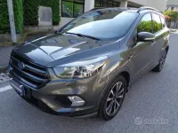 Usata Ford Kuga ST-Line 120 CV (88 kW) 2019 Magnetic grey SUV