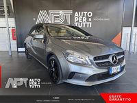 Usata Mercedes A180 Business 122 CV (89 kW) 2016 Grigio scuro Utilitaria