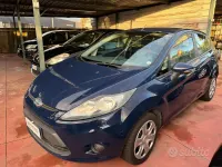 Usata Ford Fiesta Ghia 68 CV (50 kW) 2008 Bluazzurro Utilitaria