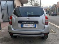 Usata Dacia Duster Lauréate 110 CV (80 kW) 2016 Argento Station wagon