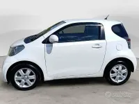 Usata Toyota iQ Sol 68 CV (50 kW) 2010 Bianco Utilitaria