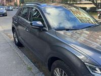Usata VW T-Roc Life 116 CV (85 kW) 2023 Grigio SUV