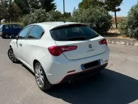 Usata Alfa Romeo Giulietta Distinctive 105 CV (77 kW) 2015 Bianco Utilitaria