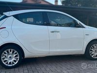 Usata Lancia Ypsilon 69 CV (50 kW) 2011 Bianco Utilitaria