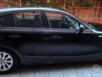 Usata BMW 118 122 CV (89 kW) 2006 Nero Utilitaria