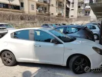 Usata Alfa Romeo Giulietta Distinctive 105 CV (77 kW) 2014 Bianco Utilitaria