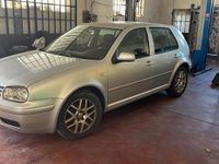 Usata VW Golf IV 104 CV (76 kW) 2001 Argento Berlina