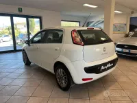 Usata Fiat Punto Evo Dynamic 77 CV (56 kW) 2011 Bianco Utilitaria