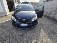 Usata Lancia Ypsilon Gold 69 CV (50 kW) 2018 Blu Utilitaria