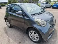 Usata Toyota iQ Executive 99 CV (72 kW) 2010 Grigio Utilitaria