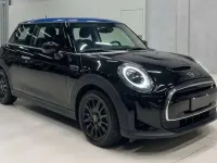 Usata Mini Cooper SE Classic 75 kW (102 CV) 2021 Nero Utilitaria