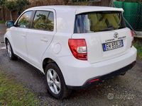 Usata Toyota Urban Cruiser Luxury 90 CV (66 kW) 2011 Bianco Utilitaria