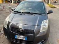 Usata Toyota Yaris 90 CV (66 kW) 2008 Nero Utilitaria