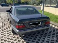 Usata Mercedes E200 136 CV (100 kW) 1995 Nero Coupé