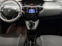 Begagnad Lancia Ypsilon S 95 HK (69 kW) 2016 Röd Halvkombi