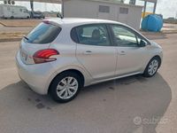 Usata Peugeot 208 92 CV (67 kW) 2016 Utilitaria