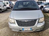 Usata Chrysler Voyager 143 CV (105 kW) 2004 Grigio Monovolume