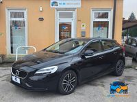 Usata Volvo V40 Plus 120 CV (88 kW) 2019 Nero Berlina