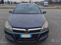 Usata Opel Astra Club 90 CV (66 kW) 2006 Bluazzurro Berlina