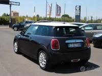 Usata Mini Cooper D 116 CV (85 kW) 2015 Nero Utilitaria
