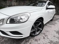 Usata Volvo V60 R-Design Kinetic 136 CV (100 kW) 2013 Bianco Station wagon