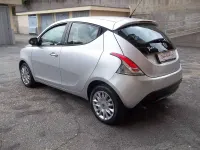 Usata Lancia Ypsilon Gold 69 CV (50 kW) 2012 Argento Utilitaria