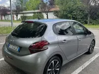 Usata Peugeot 208 Signature Sky 83 CV (61 kW) 2018 Utilitaria