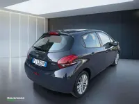 Usata Peugeot 208 Active 82 CV (60 kW) 2017 Blu pastello Utilitaria