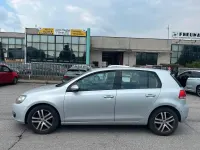 Usata VW Golf VI 105 CV (77 kW) 2010 Argento Utilitaria