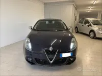 Usata Alfa Romeo Giulietta Super 120 CV (88 kW) 2018 Bluazzurro Utilitaria