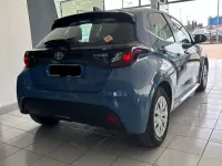 Usata Toyota Yaris Hybrid Active 116 CV (85 kW) 2021 Blu Berlina