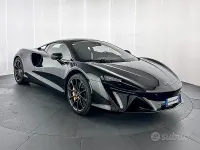 Nuova McLaren Artura 700 CV (514 kW) 2026 Nero Coupé