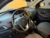 Usata Lancia Ypsilon 69 CV (50 kW) 2023 Grigio Utilitaria