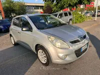 Usata Hyundai i20 Comfort 77 CV (56 kW) 2010 Grigio Utilitaria