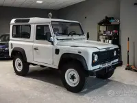 Usata Land Rover Defender 122 CV (89 kW) 2000 Bianco Station wagon