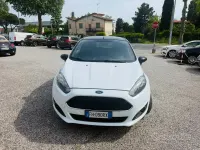 Usata Ford Fiesta 82 CV (60 kW) 2017 Bianco Utilitaria