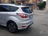 Usata Ford Kuga 120 CV (88 kW) 2018 Grigio SUV