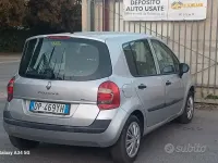Usata Renault Modus Dynamique 75 CV (55 kW) 2009 Grigio Monovolume