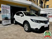 Usata Nissan Qashqai N-Connecta 131 CV (96 kW) 2016 Bianco pastello SUV