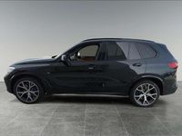 Usata BMW X5 M Sport 340 CV (250 kW) 2022 Black sapphire metallizzato SUV