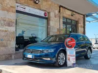 Usata VW Passat Business 150 CV (110 kW) 2023 Blu Station wagon