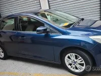 Usata Ford Focus 116 CV (85 kW) 2011 Bluazzurro Berlina