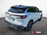 Usata Renault Clio Iconic 200 CV (147 kW) 2023 Bianco Utilitaria