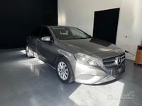 Usata Mercedes A180 109 CV (80 kW) 2015 Grigio Berlina