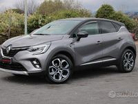Usata Renault Captur Techno 100 CV (73 kW) 2023 Grigio SUV